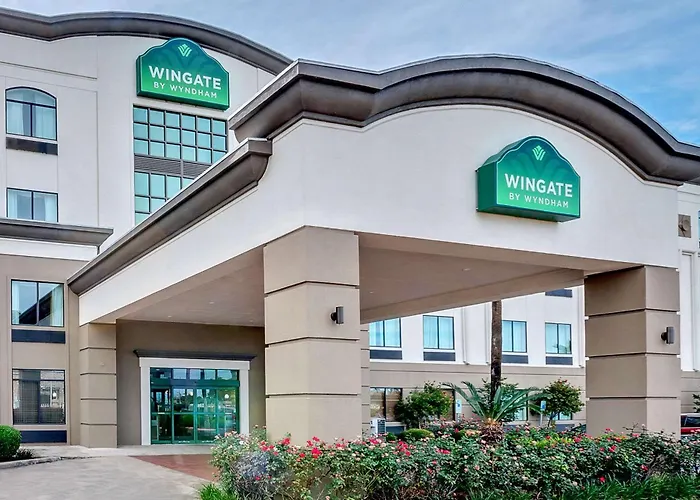 Wingate By Wyndham / Willowbrook