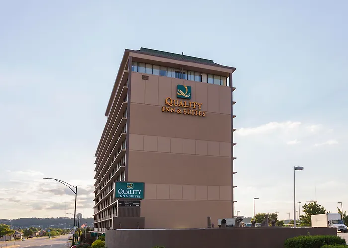 Quality Inn & Suites Cincinnati Downtown Area