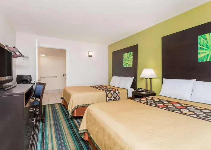 Super 8 By Wyndham Augusta Motel