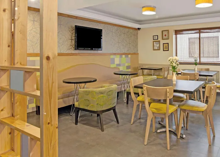 Ramada By Wyndham Staten Island