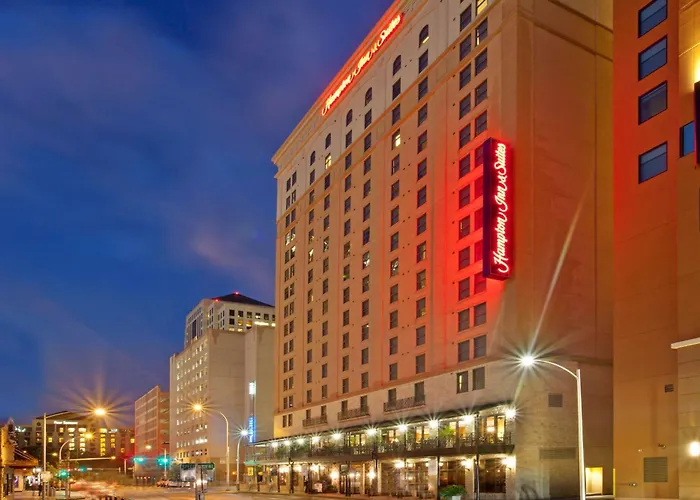 Hampton Inn & Suites Austin - Downtown