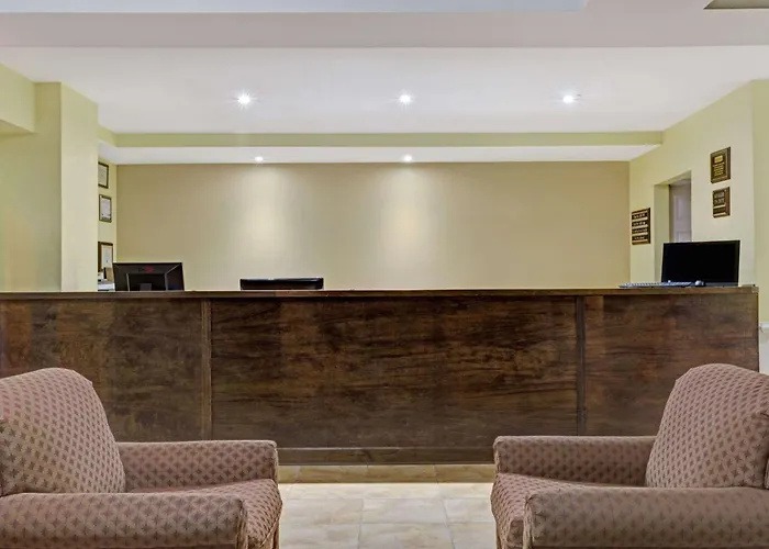 Travelodge By Wyndham Colonial Area