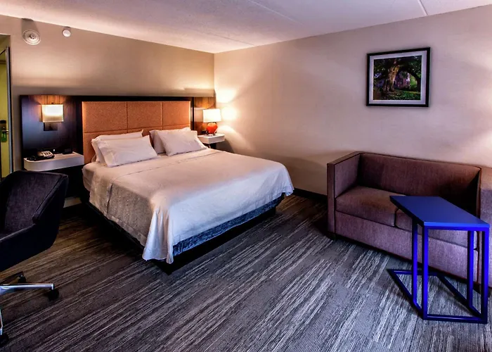 Hampton Inn & Suites Staten Island