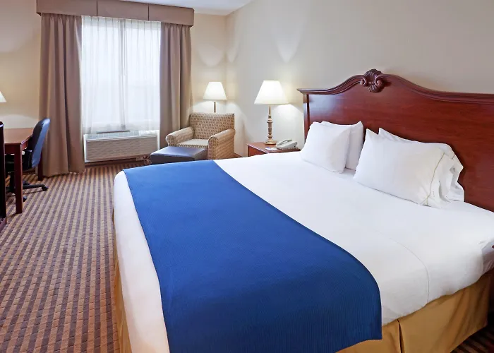 Holiday Inn Express & Suites Waxahachie By Ihg
