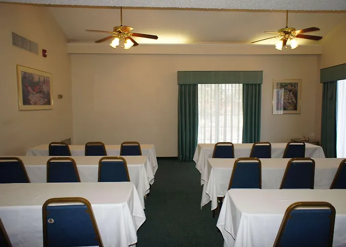 Baymont By Wyndham Fort Myers Central