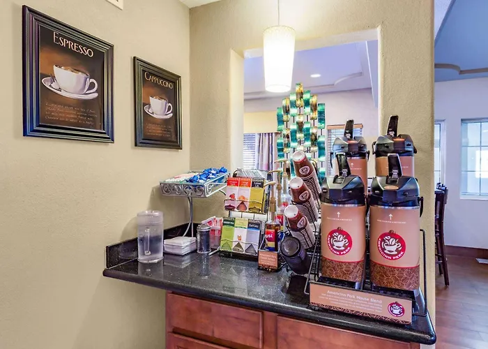 Americinn By Wyndham Des Moines Airport
