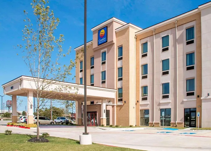 Comfort Inn & Suites San Marcos Near Outlet Mall