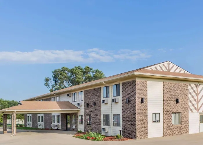 Super 8 By Wyndham Madison