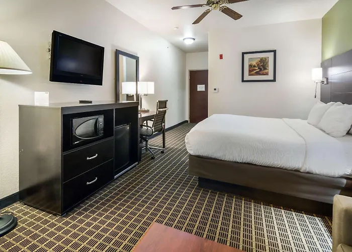 Clarion Inn & Suites Weatherford South