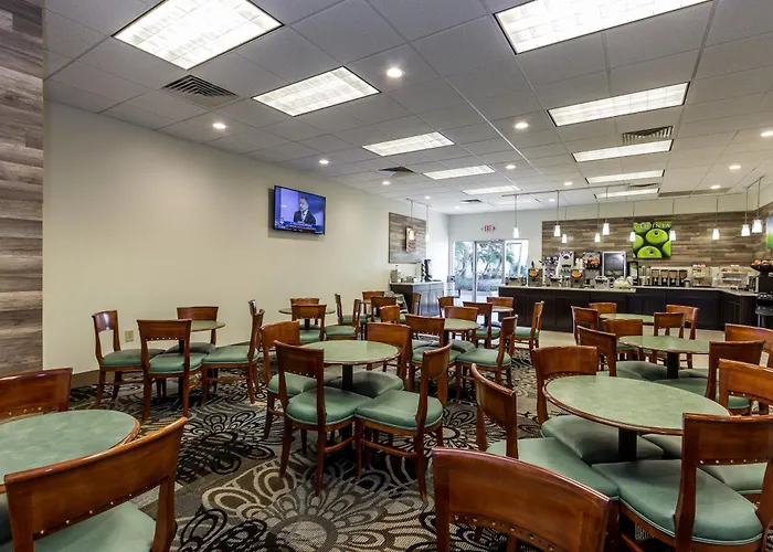 La Quinta By Wyndham Clearwater Central