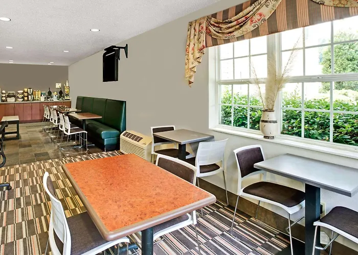 Microtel Inn & Suites By Wyndham Cherokee