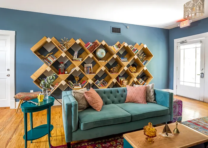 Miami River Inn By Renzzi