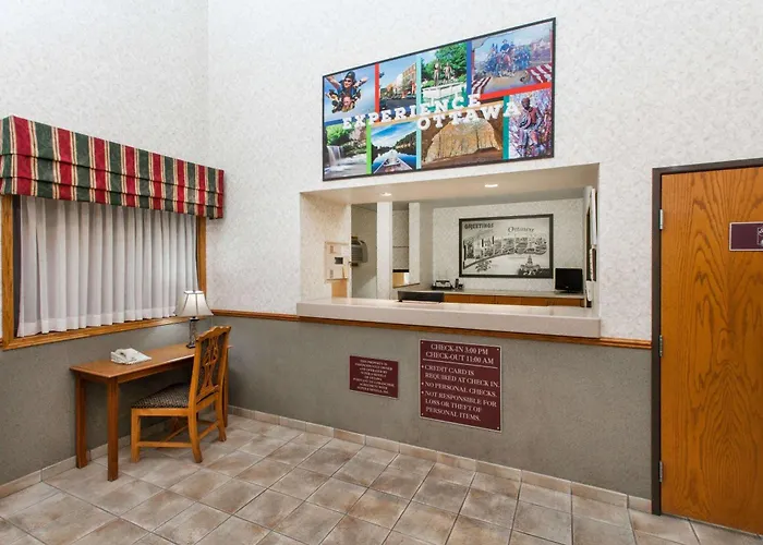 Super 8 By Wyndham Ottawa Starved Rock