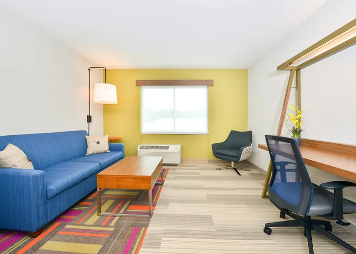 Holiday Inn Express & Suites Salem By Ihg