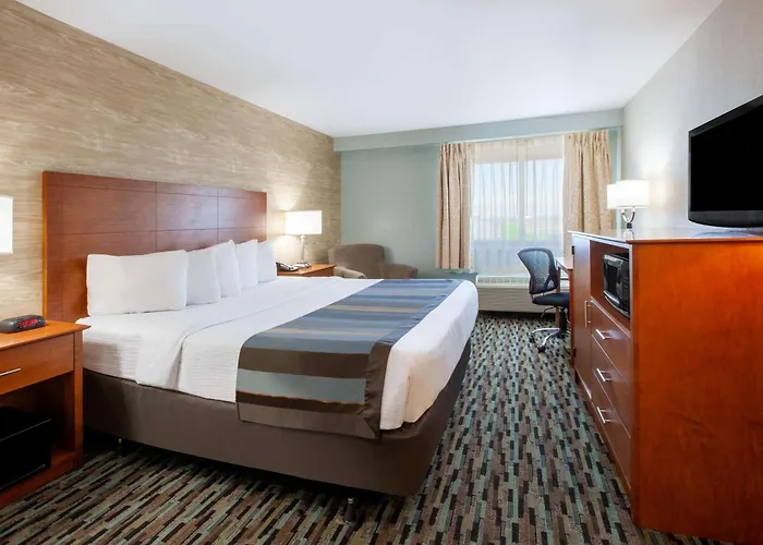 Wingate By Wyndham Detroit Metro Airport