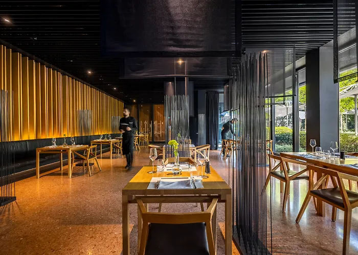 Lone Hotel By Maistra Collection