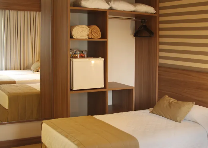 Hotel Continental Business - 200 Metros Do Complexo Hospitalar Santa Casa