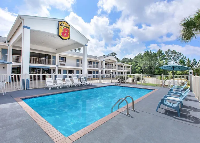 Super 8 By Wyndham Ocean Springs Biloxi Hotel