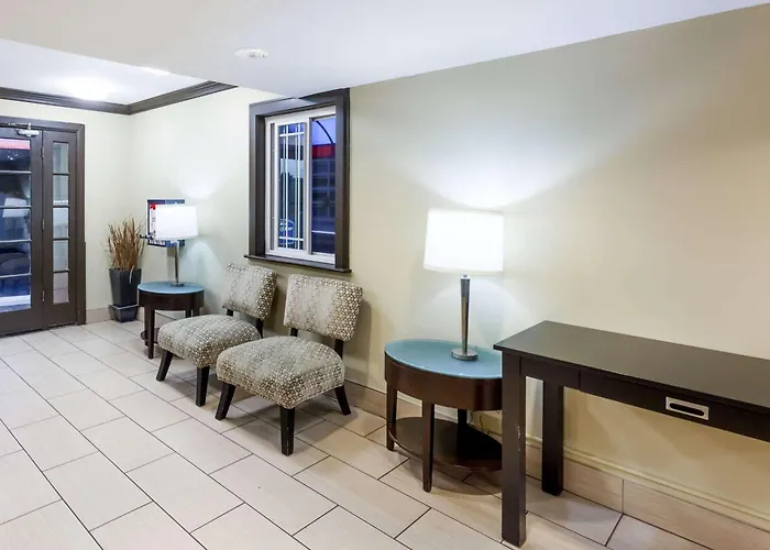 Howard Johnson By Wyndham San Diego Circle