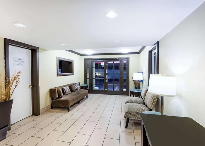 Howard Johnson By Wyndham San Diego Circle