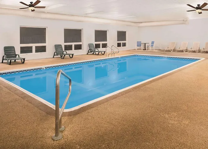 Days Inn By Wyndham Osage Beach Lake Of The Ozarks