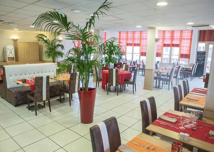 KYRIAD ORANGE Centre Ville - HOTEL RESTAURANT BAR - Galerie d'Art des Princes - Provence Alpes Côte d'Azur - France - Proche A7-A9 - exit21- Châteauneuf-du-Pape Avignon Bollene Nimes Valence - 24h-24h