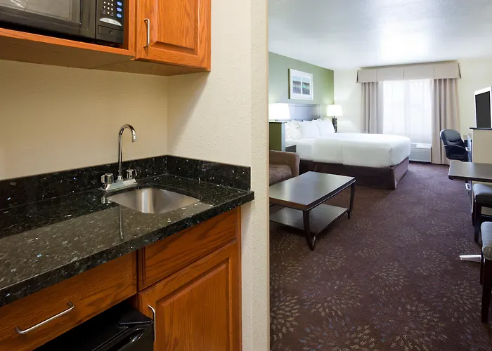 Holiday Inn Express & Suites Aberdeen By Ihg