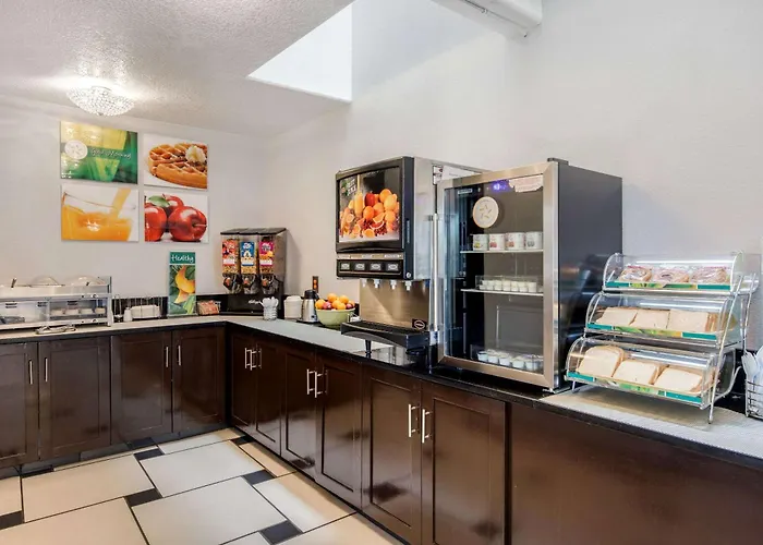 Quality Inn & Suites Albuquerque North Near Balloon Fiesta Park