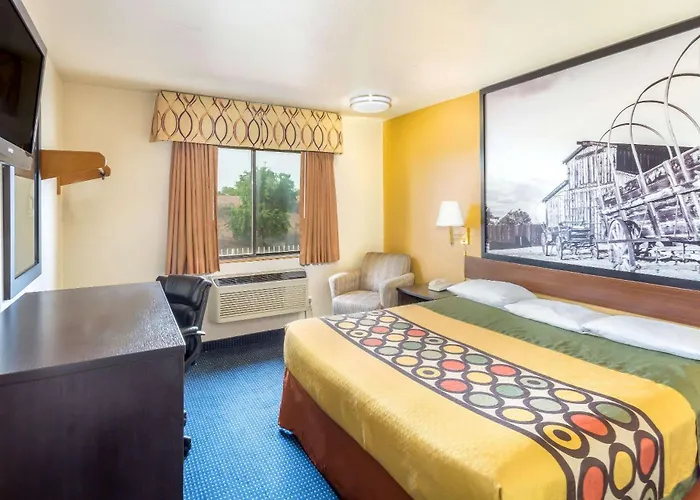 Super 8 By Wyndham Mesa Gilbert Hotel