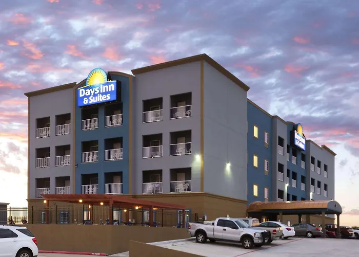 Days Inn & Suites By Wyndham Galveston West/Seawall