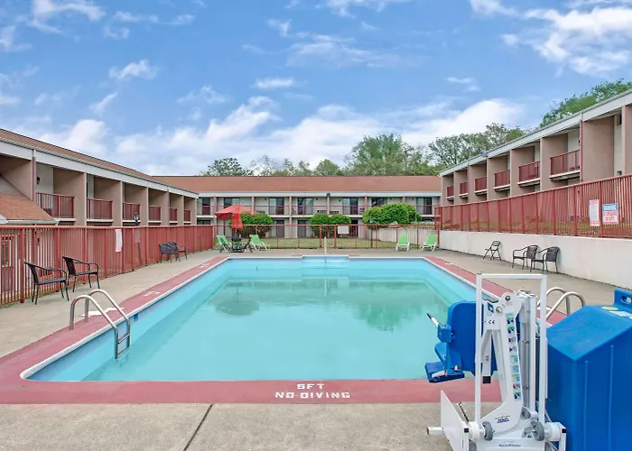 Days Inn By Wyndham Washington