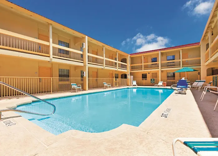 Baymont By Wyndham Lubbock - Downtown Civic Center Hotel