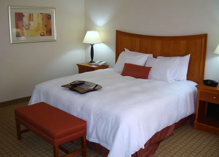 Hampton Inn /Corona