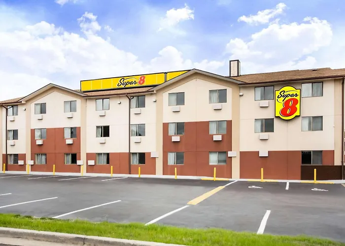 Super 8 By Wyndham Chester/Richmond Area