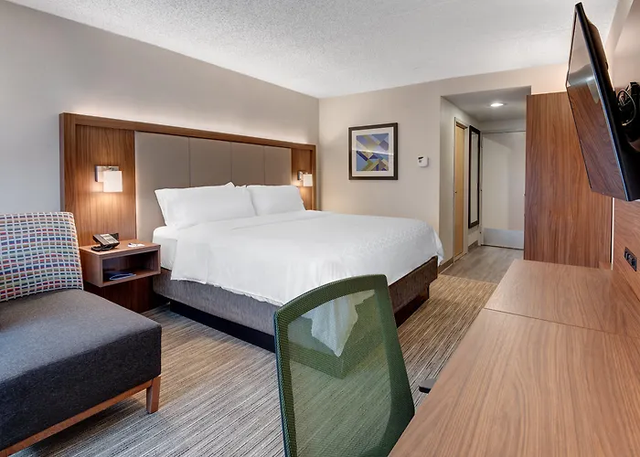 Holiday Inn Express & Suites West Long Branch - Eatontown By Ihg