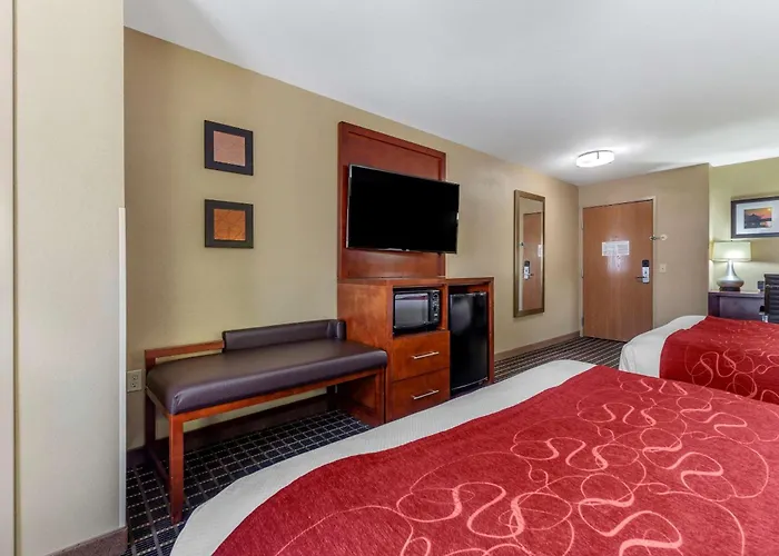 Comfort Suites Delavan - Lake Geneva Area
