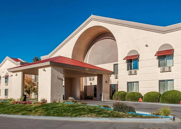 Quality Inn & Suites Farmington