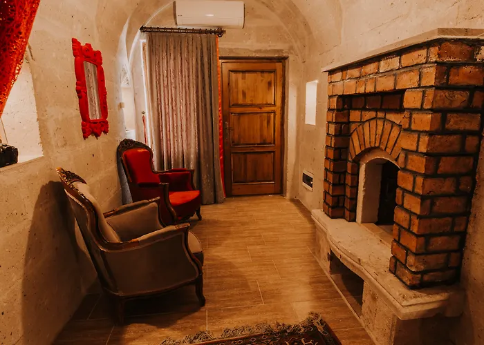 Holiday Cave Hotel