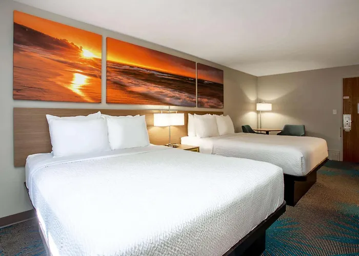 Days Inn By Wyndham Marquette