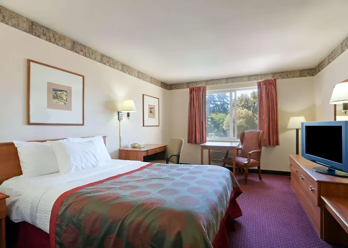 Ramada Limited Airport Tukwila Hotel