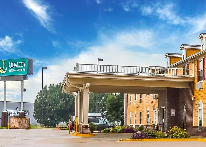 Quality Inn & Suites Chesterfield Village