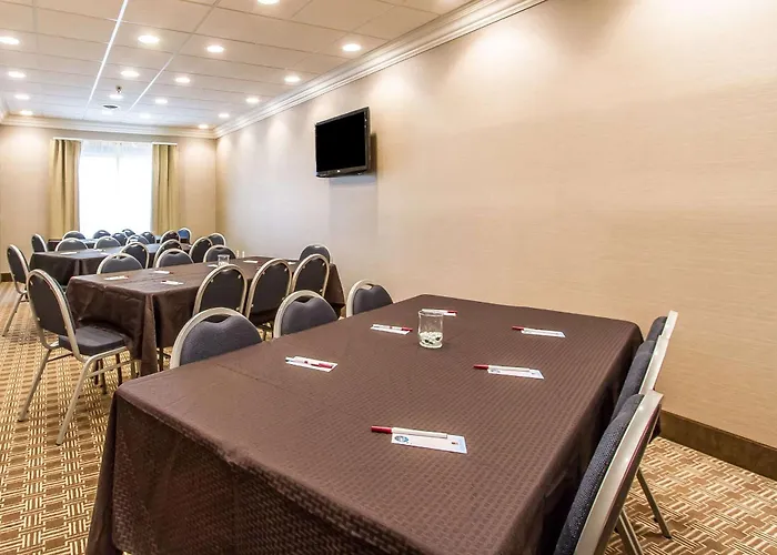 Comfort Suites Mattoon East