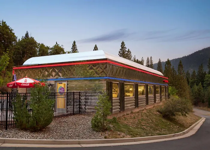 Travelodge By Wyndham Dunsmuir