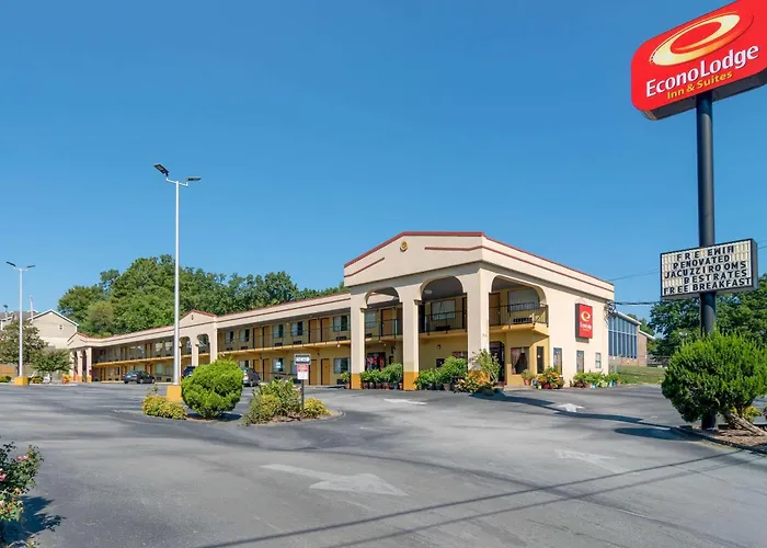 Econo Lodge Inn & Suites