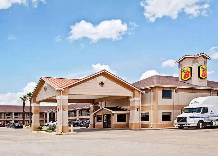 Super 8 By Wyndham Baytown I-10