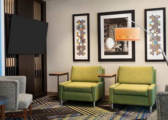 Holiday Inn Express & Suites - Beaver Dam By Ihg