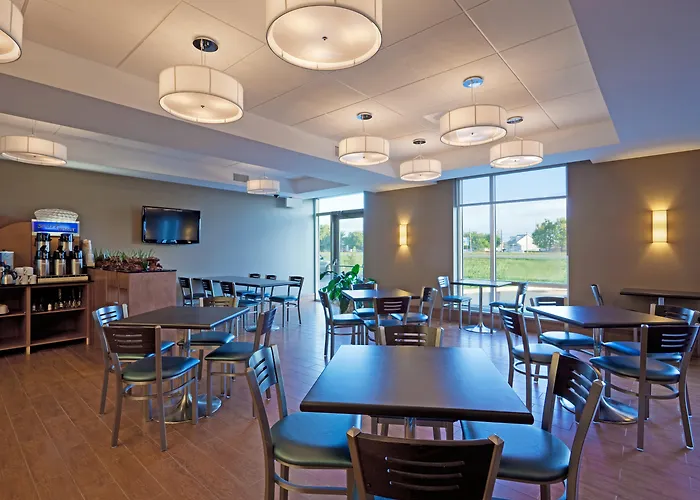 Holiday Inn Express Hotel & Suites Saint - Hyacinthe By Ihg