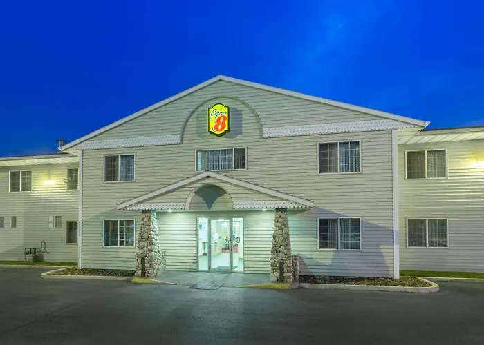 Super 8 By Wyndham Hamilton