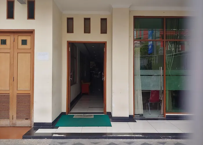 Oyo 3894 Karunia Muslim Syariah