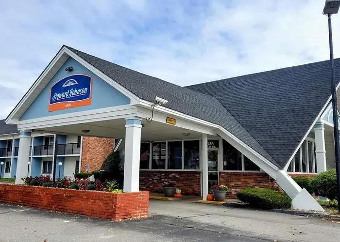 Howard Johnson By Wyndham